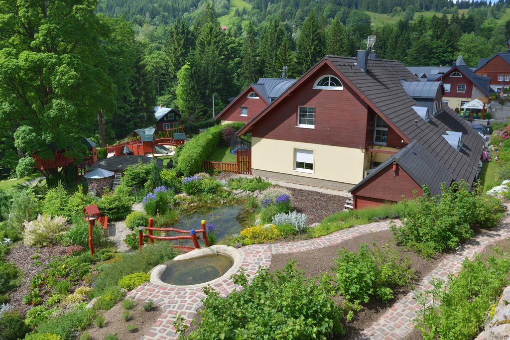 Rodinny Resort Uko Bedrichov  Bagian luar foto